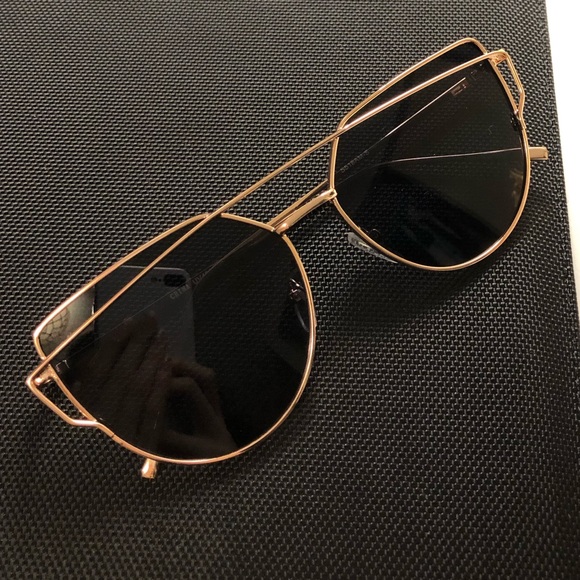 Accessories - Stylish UV Sunglasses - Rosegold Rims